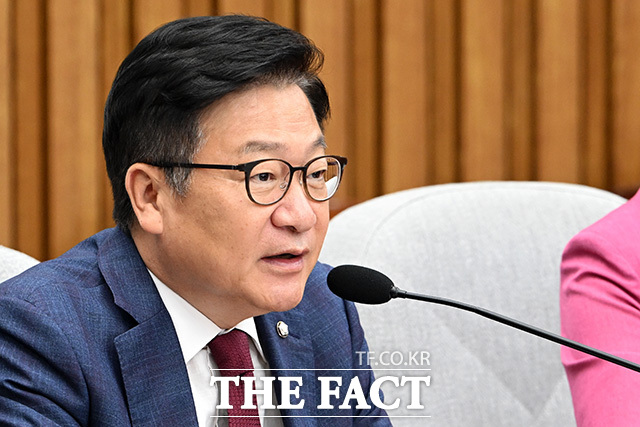 원내대책회의에서 발언하는 정점식 국민의힘 원내대표.