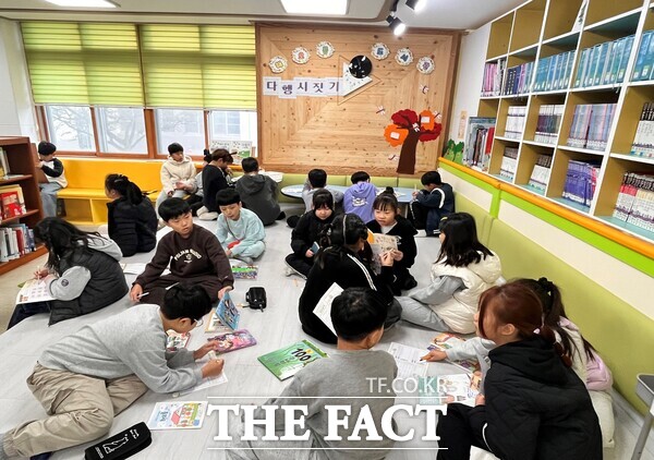 대전동광초등학교에서 진행한 해오름 독서페스티벌 행사 모습. /대전시교육청
