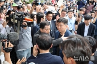  '오전엔 피의자, 오후엔 공권력 촉구'...대한체육회장의 '두 얼굴' 전말 [유병철의 스포츠 렉시오]