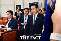  민주 내분 속 정청래의 직진…엄습하는 '전대 후폭풍'