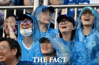  싸이흠뻑쇼 찾은 장항준-김은희 [TF포착]