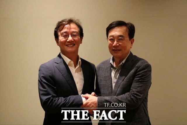전재수(왼쪽부터) 부산시장 당선인과 서병수 전 부산시장 /전 당선인 SNS