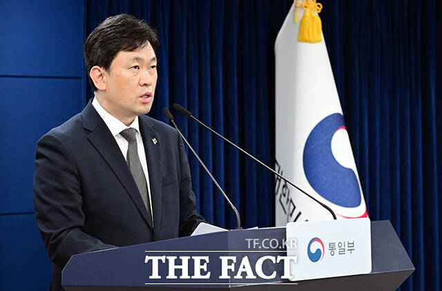 윤민호 통일부 대변인이 29일 오전 서울 종로구 정부서울청사에서 현안 관련 정례브리핑을 하고 있다. /임영무 기자