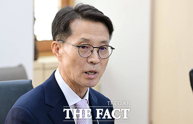 김진오 저출산고령사회위원회 부위원장이 29일 오후 서울 종로구 정부서울청사에서 열린 가족(청년) 관계·소통 역량 지원방안 관계부처 회의에 참석해 모두발언을 하고 있다. /임영무 기자