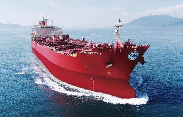 팬오션이 초대형 원유운반선(VLCC) 2척을 신규 건조하기 위해 3776억원 규모의 VLCC 선대를 확대한다. /팬오션