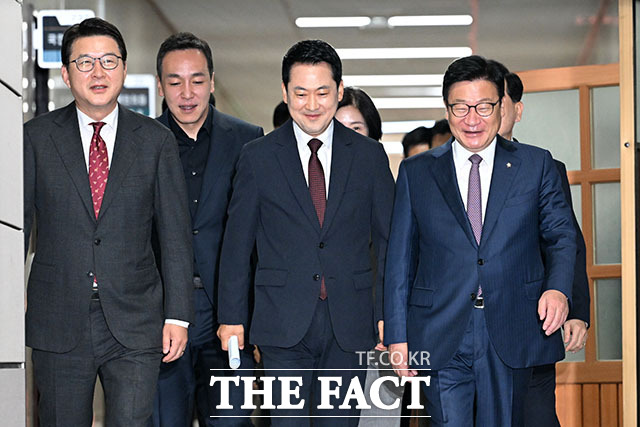비당권파는 징계를 막을 현실적인 방법은 없지만 정치적 역풍은 불가피하다고 보고 있다. 반면 당권파에서는 이번 징계를 계기로 주도권을 되찾을 수 있다는 자신감이 감지된다. /서예원 기자
