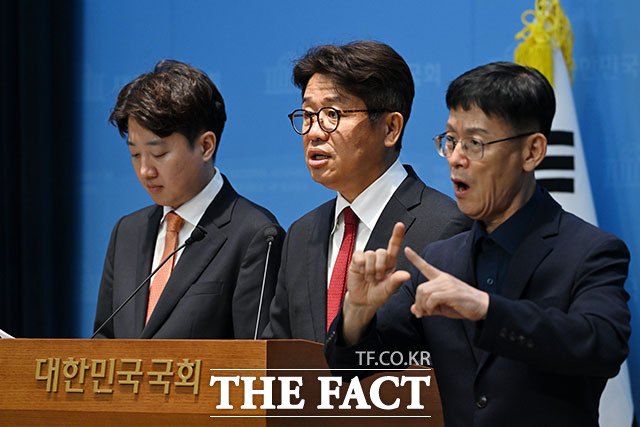 발언하는 이준석 개혁신당 대표.
