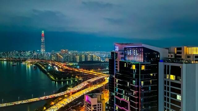 청담삼익아파트 주택재건축정비사업조합이 롯데건설이 시공한 하이엔드 주거단지 '청담 르엘' 보류지에 대한 공개경쟁입찰을 실시한다. /롯데건설