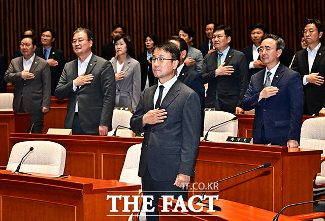 한병도 더불어민주당 대표 직무대행 겸 원내대표가 29일 오후 서울 여의도 국회에서 열린 제145차 의원총회에 참석해 모두발언을 하고 있다. /국회=배정한 기자
