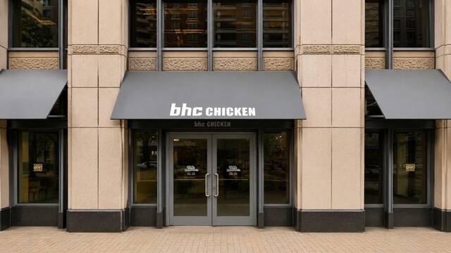 다이닝브랜즈그룹의 치킨 브랜드 bhc가 미국 버지니아 주 알링턴 카운티 볼스턴 지역에 미국 9호점인 '알링턴 점'을 오픈했다고 29일 밝혔다. /다이닝브랜즈그룹