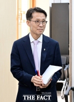  회의 참석하는 김진오 저출산고령사회위원회 부위원장 [포토]