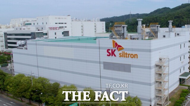 구미 국가산업단지에 자리한 SK실트론 공장 전경. SK실트론은 반도체 핵심 소재인 실리콘 웨이퍼를 생산하는 대표 기업으로 구미시 반도체 소재·부품 생태계의 핵심 축으로 꼽힌다. /구미시