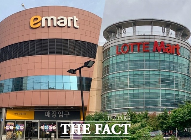 이마트 할인점 부문의 올해 1분기 매출은 3조327억원으로 0.3% 감소했지만 영업이익은 803억원으로 2.8% 증가했다. 롯데마트는 매출이 1조406억원으로 2.2% 늘었고 영업이익은 88억원으로 30.9% 증가했다. /더팩트 DB