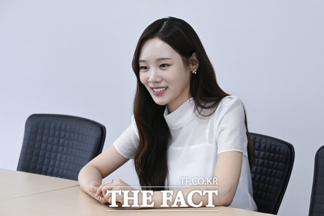 김민설은