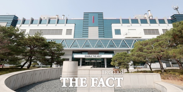 구미국가산업단지 내 LG이노텍 공장 전경. LG이노텍은 첨단 전자부품과 반도체·전장 부품 분야를 이끄는 주요 기업으로 구미시 첨단 제조산업 경쟁력을 뒷받침하고 있다. /구미시