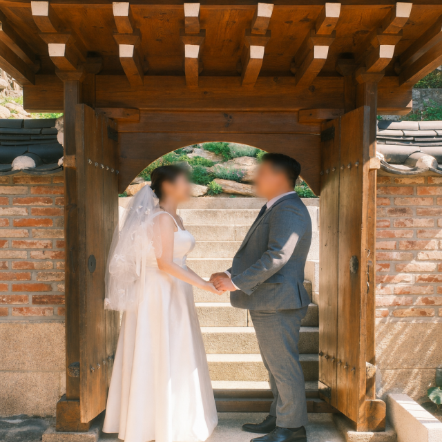 서울시 ‘공공한옥’ 프로그램이 올 하반기 웨딩촬영 지원 확대와 다채로운 체험으로 더욱 풍성하게 찾아온다. /서울시