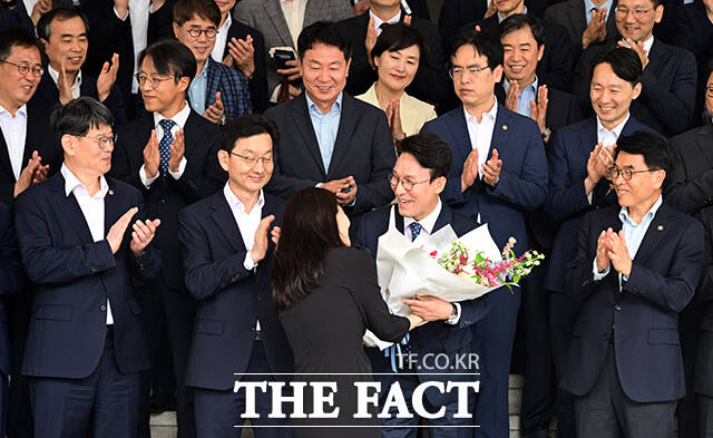 김민석 국무총리가 1일 오전 서울 종로구 정부서울청사에서 열린 이임식에 참석해 이임사를 하고 있다. /임영무 기자