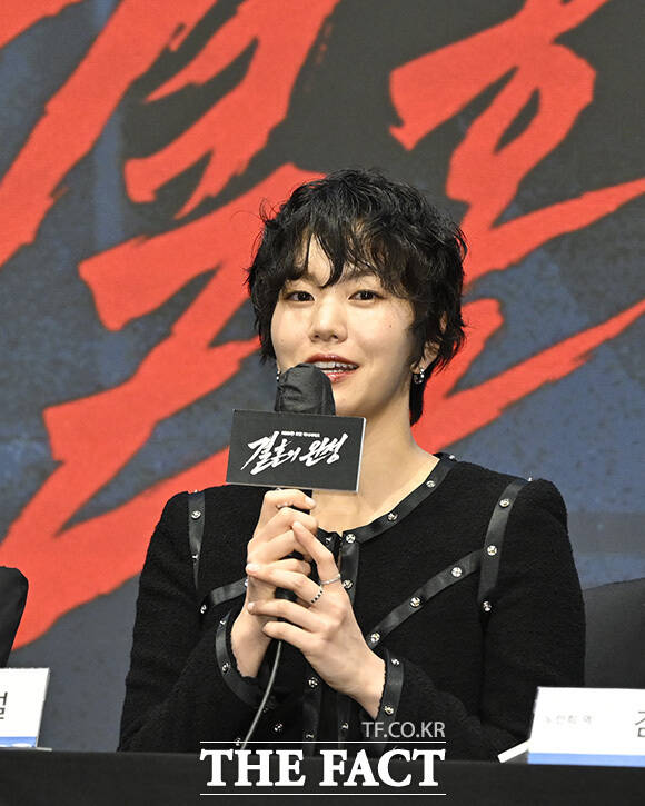 남궁민과 이설, 이상희, 김대명(왼쪽부터)이 포즈를 취하고 있다.