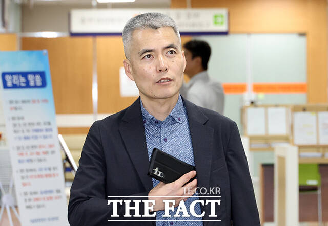 채 상병 순직 사건 수사외압 의혹과 관련해 모해위증 혐의를 받는 김화동 해병대2사단 1여단장(대령)이 1일 서울 서초구 서울중앙지법에서 열린 1차공판에 출석하고 있다. /남윤호 기자