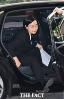  정부서울청사 첫 출근하는 한성숙 신임 국무총리 [포토]