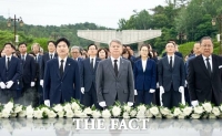  전남광주시 행정·교육 수장, 출범 첫날 5·18묘지 참배