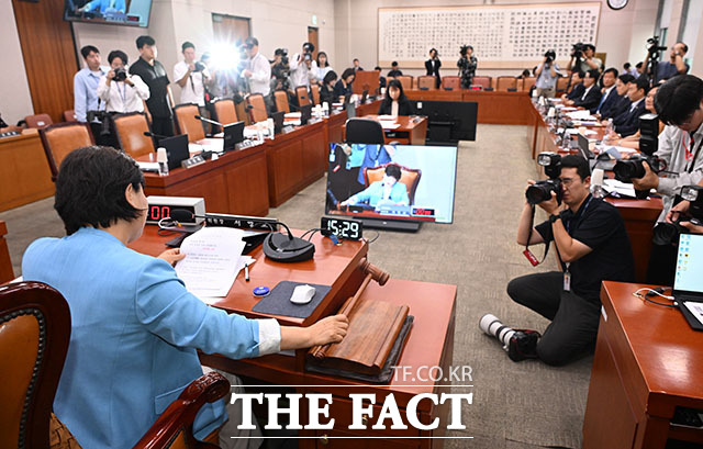 '국힘 뺀 반쪽 법사위'.