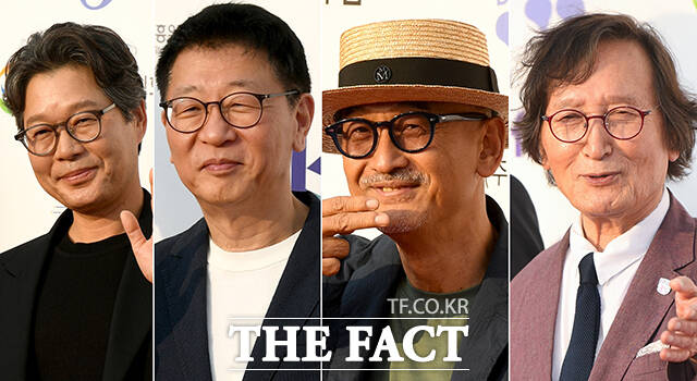 배우 유재명, 곽경택 감독, 이준익 감독, 정지영 감독(왼쪽부터)이 2일 오후 경기 부천시 원미구 부천아트센터에서 열린 '제30회 부천국제판타스틱영화제' 레드카펫 행사에서 포즈를 취하고 있다. /부천=박상민 기자
