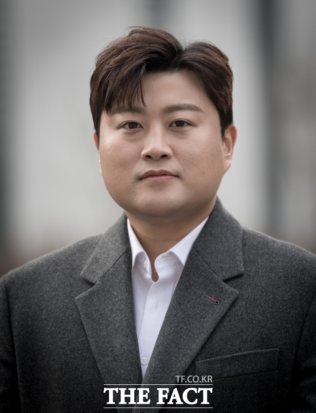 소지섭의 귀환, 서수민 신예스타 탄생. 드라마 '김부장'은 1회 9.5%, 2회 만에 15.7%를 기록하며 올해 방송 드라마 최고 시청률을 갈아치웠다. 넷플릭스를 통한 글로벌 공개까지 더해지면서 국내를 넘어 K-드라마의 새로운 흥행작으로 빠르게 자리 잡고 있다. /SBS '김부장'