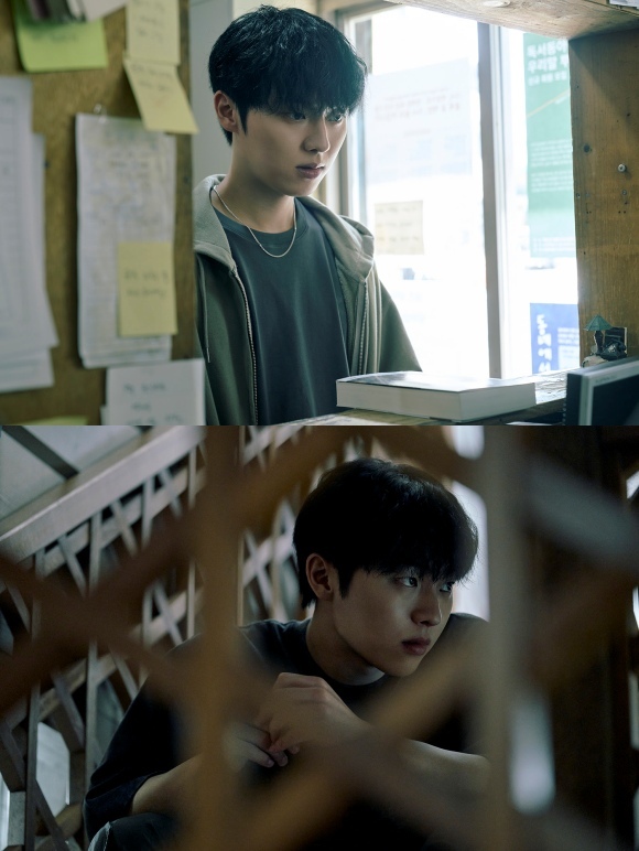 배우 최현욱이 넷플릭스 오리지널 시리즈 '맨 끝줄 소년' 속 이강 캐릭터를 연기하기 위해 전과는 다른 표현을 연구하려고 노력했다. /넷플릭스