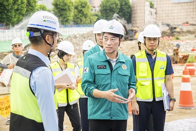김경대 용산구청장이 민선9기 첫 현장 행보로 개발 사업 현장을 방문했다. /용산구