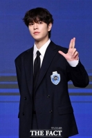  스트레이 키즈 승민, 발목 피로골절 여파 계속…휴식·치료 집중