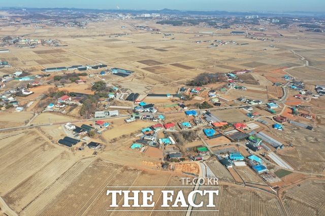 당진시 신평면 신송1리 마을 전경. /당진시