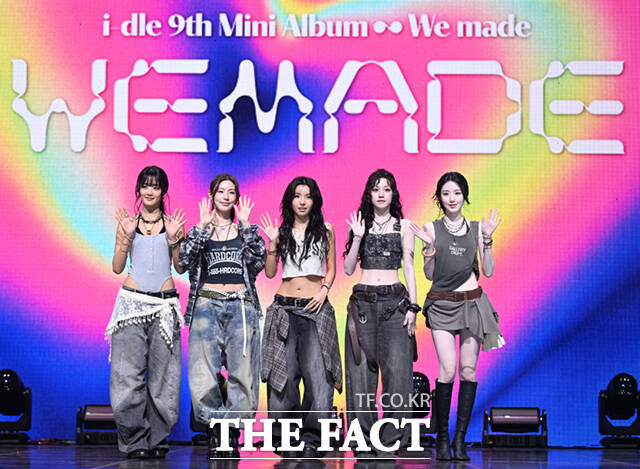 아이들은 6일 오후 6시 아홉 번째 미니앨범 'We made'를 각 음악 사이트에 발매한다. 또 31일에는 미국 시카고에서 열리는 '롤라팔루자 시카고'에 출연해 현지 팬과 만난다./이새롬 기자