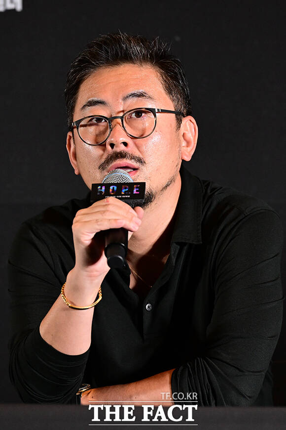 나홍진 감독이 제79회 칸영화제 공식 기자회견에서 등장한 무례한 질문에 관해