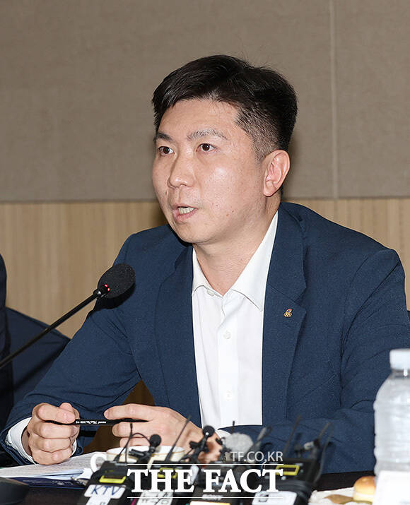 공동위원장에 추대된 유승민 대한체육회장이 발언을 하고 있다.