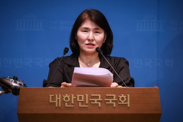 이숙윤 조국혁신당 정책위부의장이 7일 서울 여의도 국회에서 조국혁신당 최고위원 출마를 선언했다. /조국혁신당