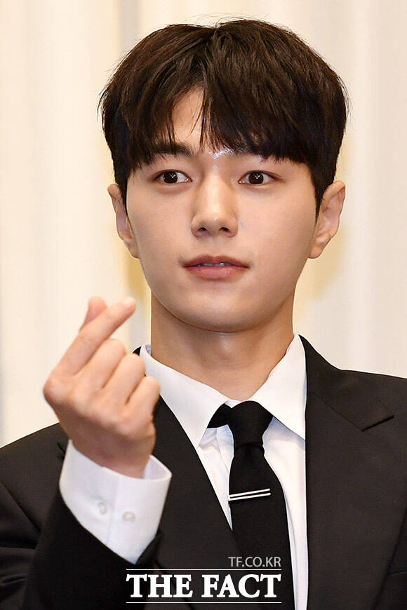그룹 인피니트 멤버 겸 배우 엘(김명수)이 개인 스케줄로 인해 단체 팬미팅 무대에 참여하지 못하게 됐다. /더팩트 DB