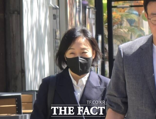 유경옥 전 대통령실 행정관이 7일 오전 경기 과천시 종합특검 사무실에 출석했다. /김해인 기자