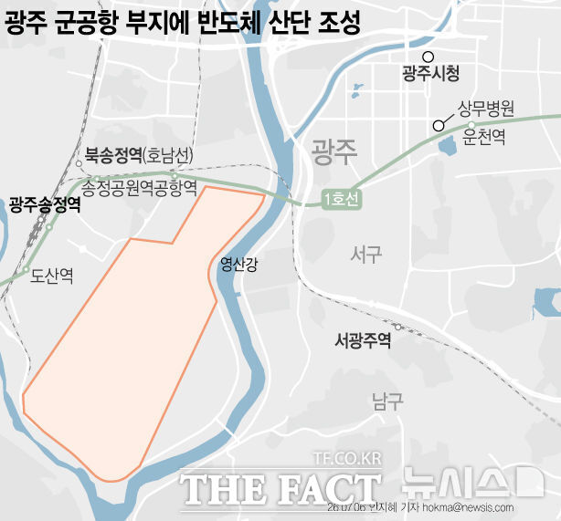 전남광주시 광산구 신촌동 광주공항 약도. 왼쪽은 황룡강 오른쪽은 영산강이 흐르며, 광주의 행정 상업 중심지인 상무지구와는 차량으로 10여 분 거리다. /뉴시스