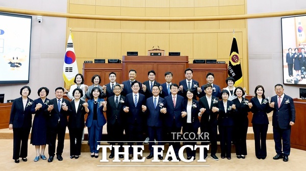 제10대 대전시의회가 8일 민생을 최우선으로, 소통하는 열린 의회를 약속하며 개원식을 열고 4년간의 공식 의정활동에 들어갔다. /대전시의회