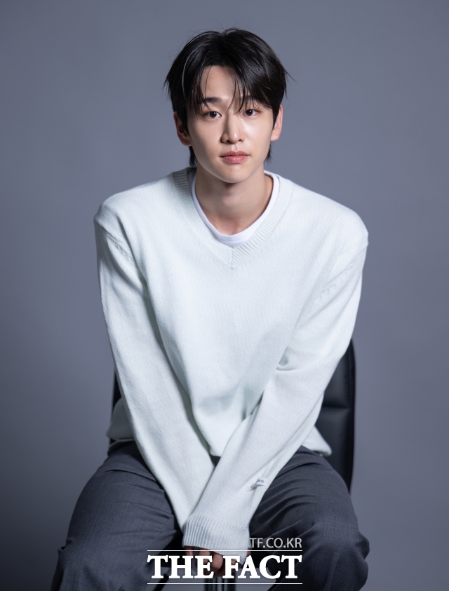 배우 김윤우가 ENA 월화드라마 '닥터 섬보이'에서 용주천 역을 맡아 처음으로 밝은 역할에 도전해 새로운 매력을 보여줬다. /박헌우 기자