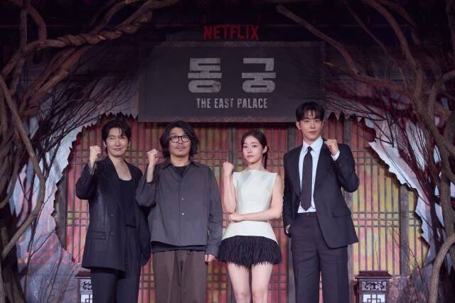최정규 감독이 사극에 K-오컬트를 입히기 위해 VFX에 의존하기보다는 연출적으로 강점을 살리려고 노력했다고 밝혔다. /넷플릭스