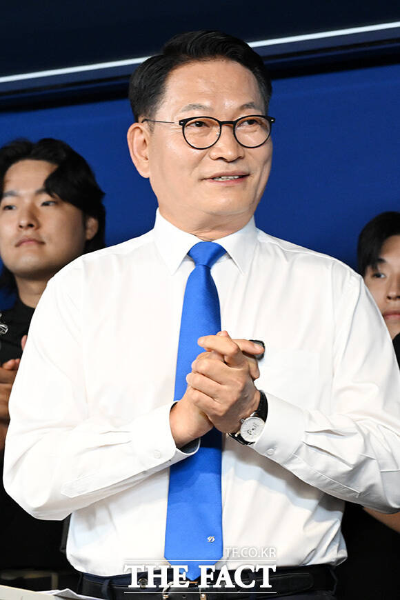 이재명 대통령 시계 착용하고 당대표 출마선언한 송영길 의원.