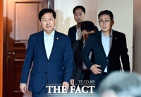  비상경제본부 회의 참석하는 구윤철 부총리 [포토]