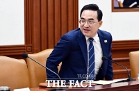  비상경제본부 회의 참석하는 박홍근 기획예산처 장관 [포토]