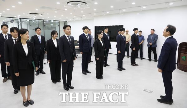 대전도시공사가 9일 본사에서 일반직과 공무직 등 총 18명이 선발된 2026년 상반기 통합채용 신규 직원 임용식을 개최했다. /대전도시공사