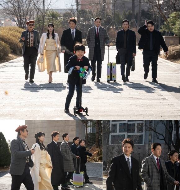 JTBC '아파트' 제작진이 작전을 위해 출격하는 '간헐적 가족'의 스틸을 공개했다. /JTBC