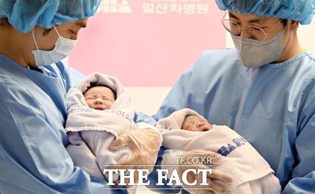 출산율이 오름세를 유지하는 가운데 현대카드가 금융권 중 7번째로 국민행복카드 사업에 진입했다. /임영무 기자