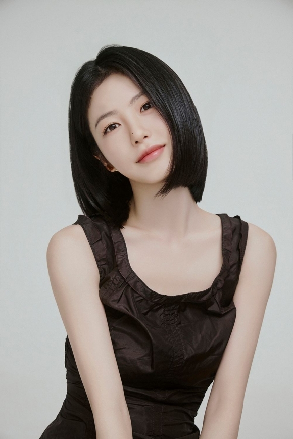매년 2~3작품씩 꾸준히 달리고 있는 배우 신예은이 쉬고 싶다가도 좋은 작품이 들어오면 해내고 싶다는 욕심이 생긴다며 앞으로도 더 다양한 모습을 보여주기 위해 노력하겠다고 밝혔다. /앤피오
