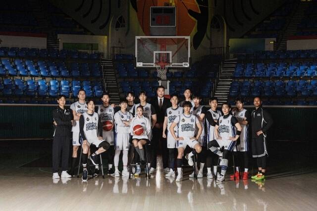 '열혈농구단2'는 새로운 멤버들과 함께 전국 제패를 목표로 지난 5일 첫 방송했다. /SBS